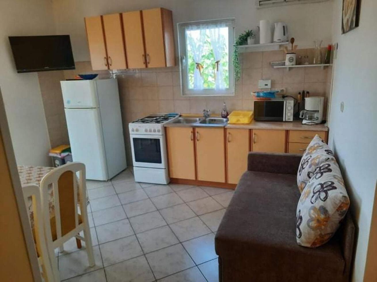 Apartments Robi- Swimming Pool And Beautiful Garden Kampor Esterno foto