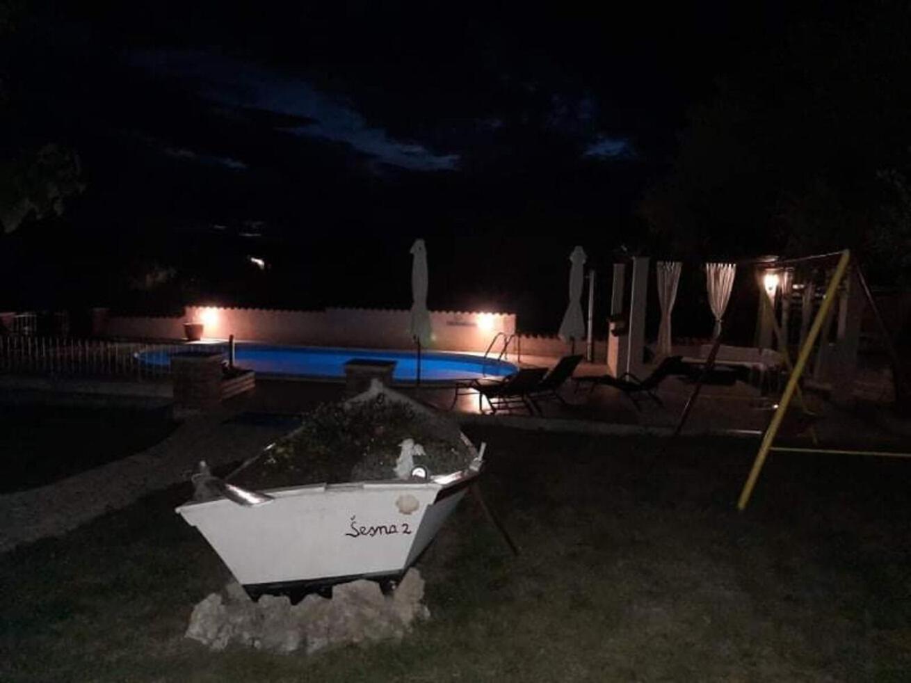 Apartments Robi- Swimming Pool And Beautiful Garden Kampor Esterno foto